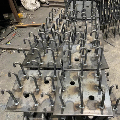 图纸中如何确定湛江预埋件的位置？